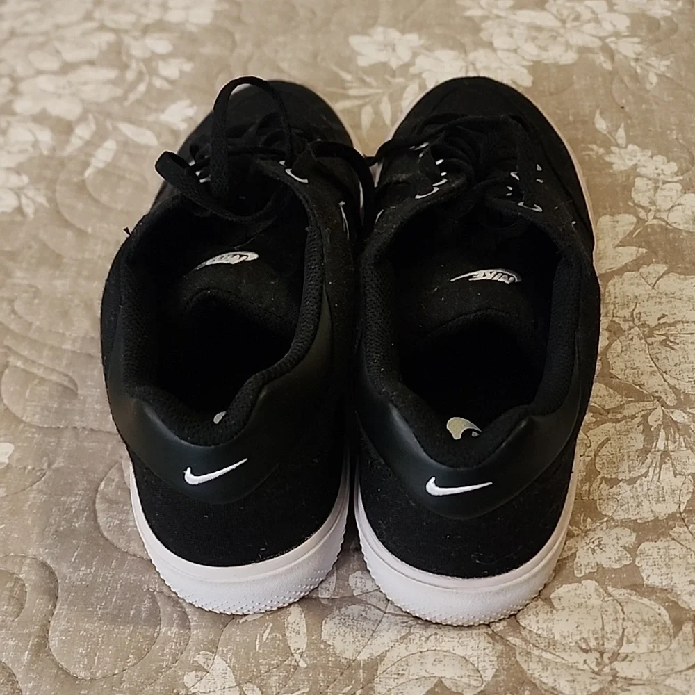 Nike Black Canvas Low-Top Sneakers - Picture 3 of 6